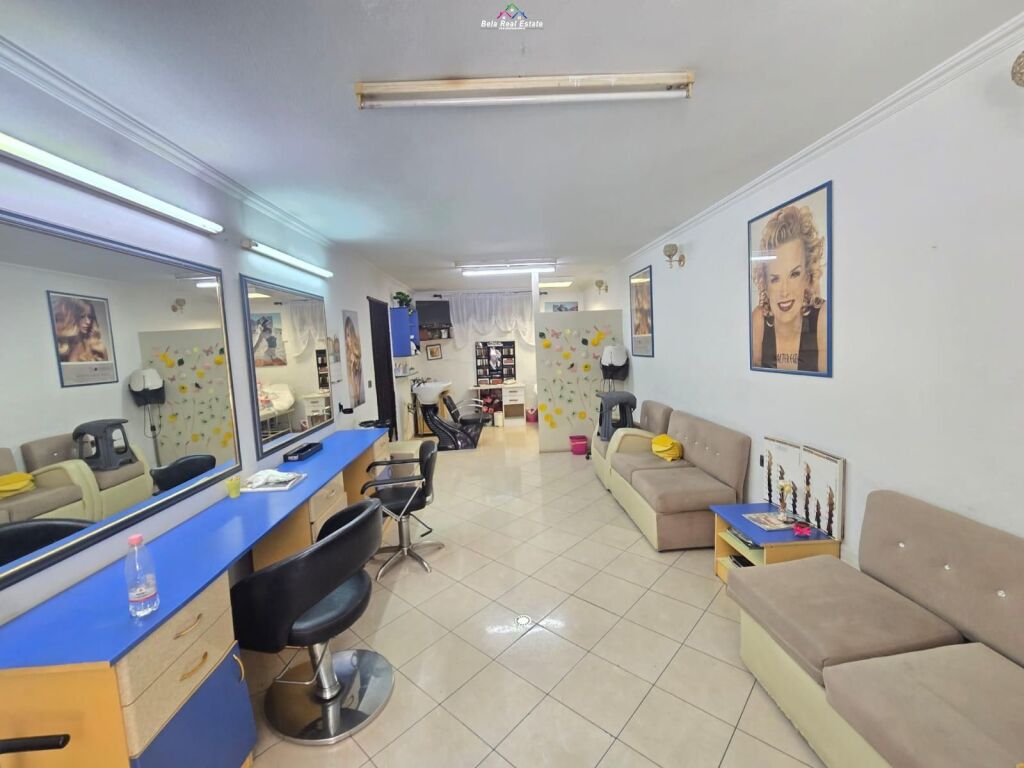Dyqan Me Qera Tek Rruga e Barrikadave ( ID BD21916) Tirane