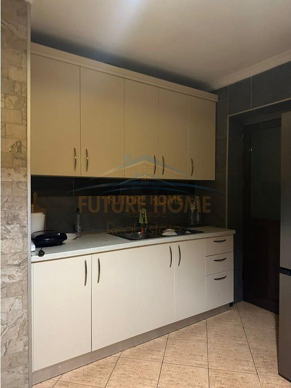 Jap  per qera apartament 1+1 në Yzberisht