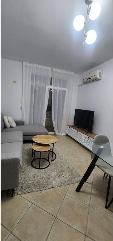 Jap  apartament 1+1 per qera tek Ish Ekzpozita