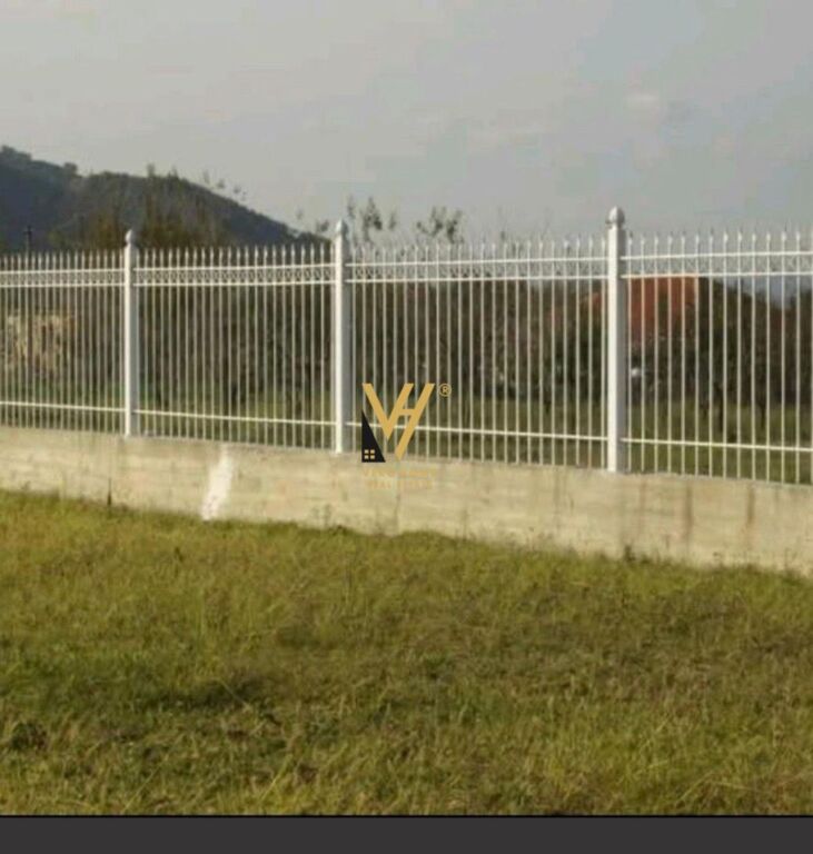 SHITET TOKE ARE 2.000 M2 NE PETRELE 21.000.000 LEKE