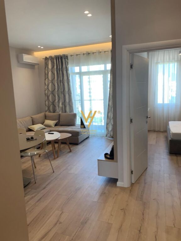JEPET APARTAMENT 1+1+BLK ME QERA TE NISHARAKU 60.000 LEKE