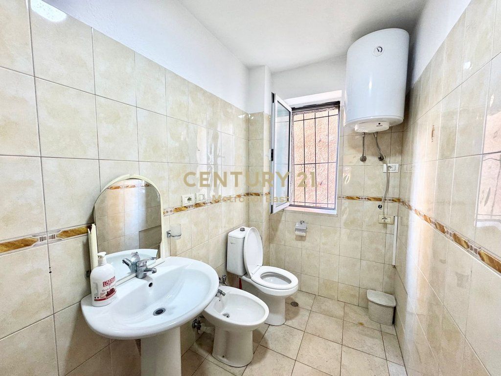 Apartment 3+1 for sale at Fortuzi Street
