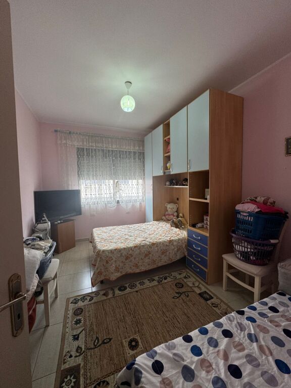 JEPET ME QIRA | APARTAMENT 2+1 NË ASTIR / Rruga Milto Sotir Gura, pranë Ozon, 
