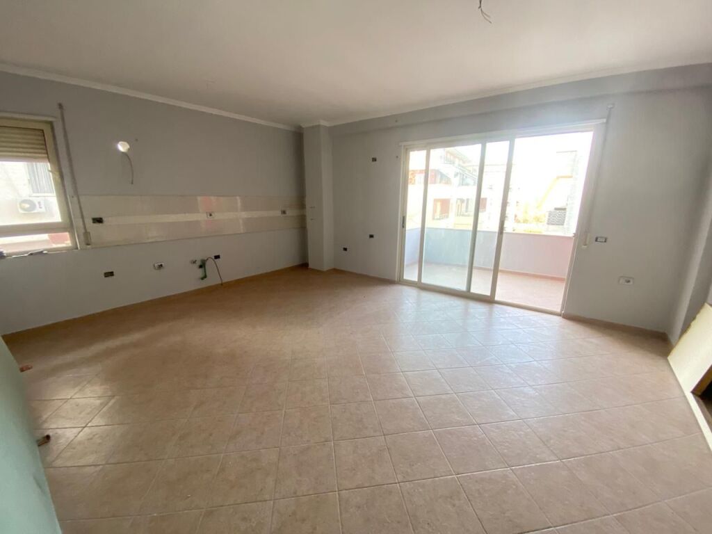 2+1, at hotel Radison Liq i Thate, 225 thousand euros