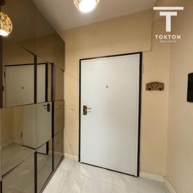 QIRA, APARTAMENT 2+1, RRUGA E KAVAJËS, BLLOKU I AMBASADAVE, TIRANË