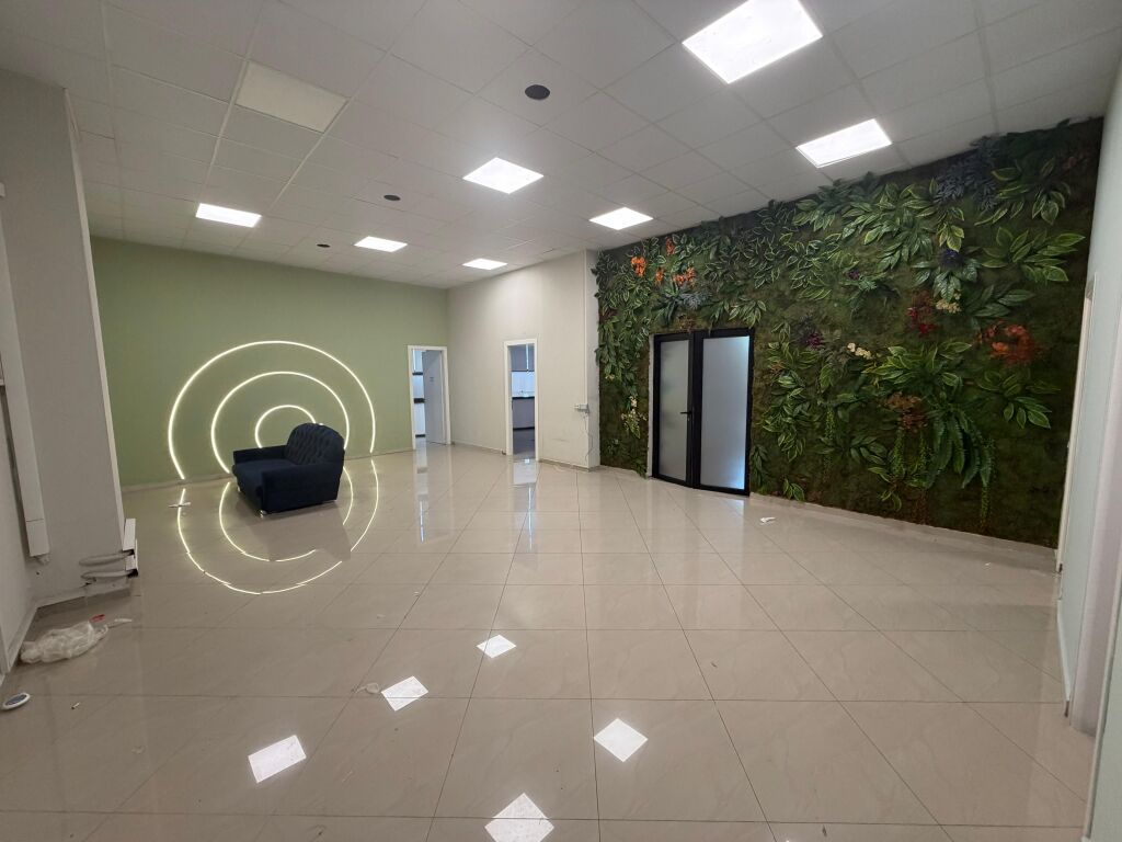 🏢 Office space for rent 👍 📍 Opposite American Hospital 3, with a view of the main street ✨