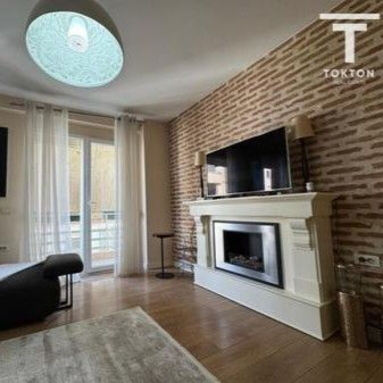 QIRA, APARTAMENT 2+1, RRUGA E KAVAJËS, BLLOKU I AMBASADAVE, TIRANË