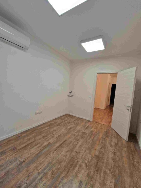 ZYRE ME QERA 75M2 RRUGA DRITAN HOXHA 65.000 LEKE FH-76691