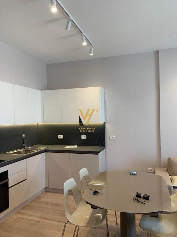 JEPET APARTAMENT 1+1+BLK ME QERA TE NISHARAKU 60.000 LEKE