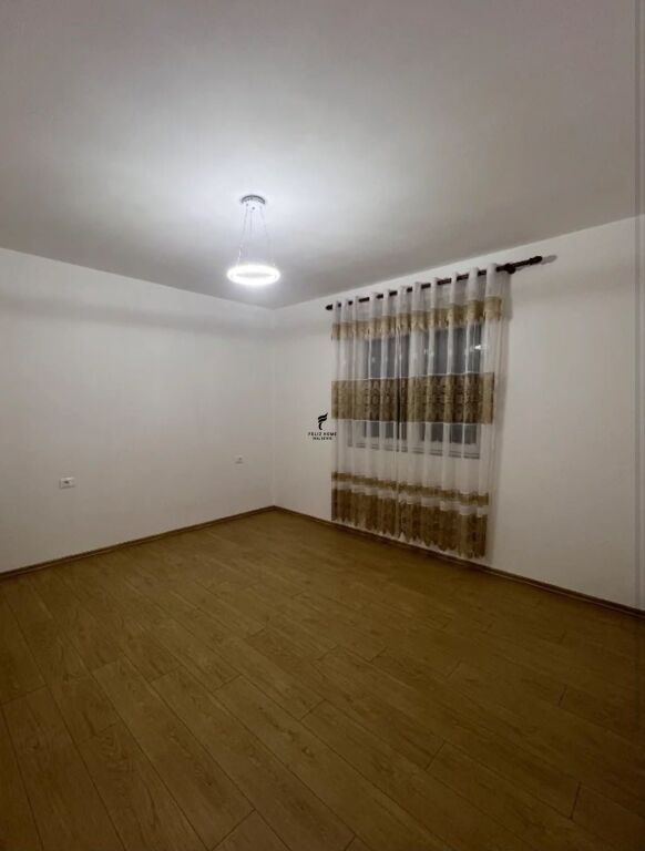 APARTAMENT ME QERA 2+1 YZBERISHT 40.000 LEKE FH-76791