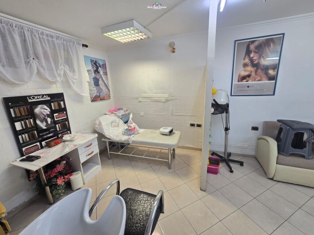 Dyqan Me Qera Tek Rruga e Barrikadave ( ID BD21916) Tirane