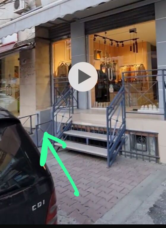 Ambjent buze rruge gjysem bodrum