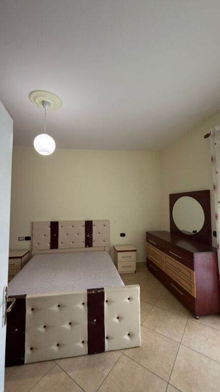 Apartament jepet me qira afatgjat 2+1