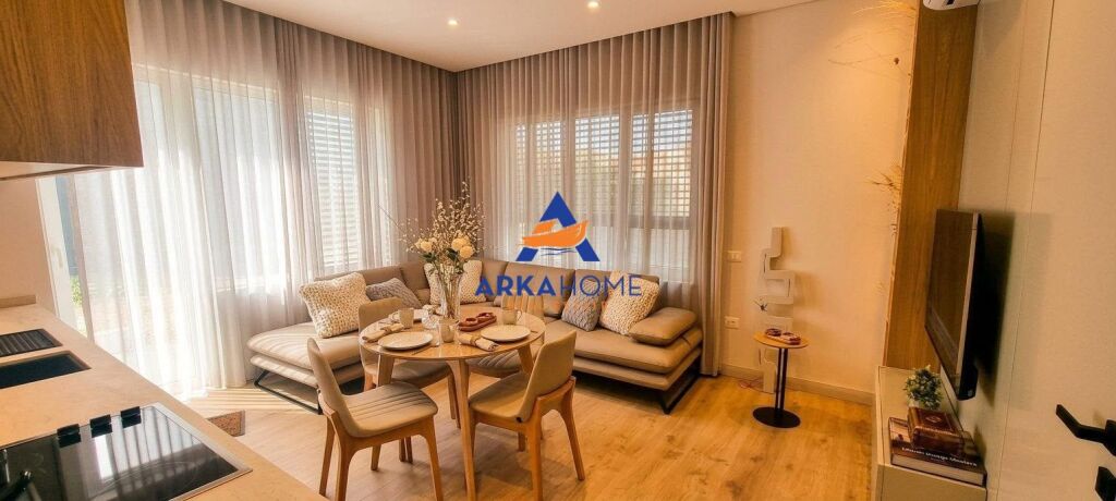 JEPET ME QIRA APARTAMENT 1+1 + VERANDË "KODRA E DIELLIT" 800 EURO