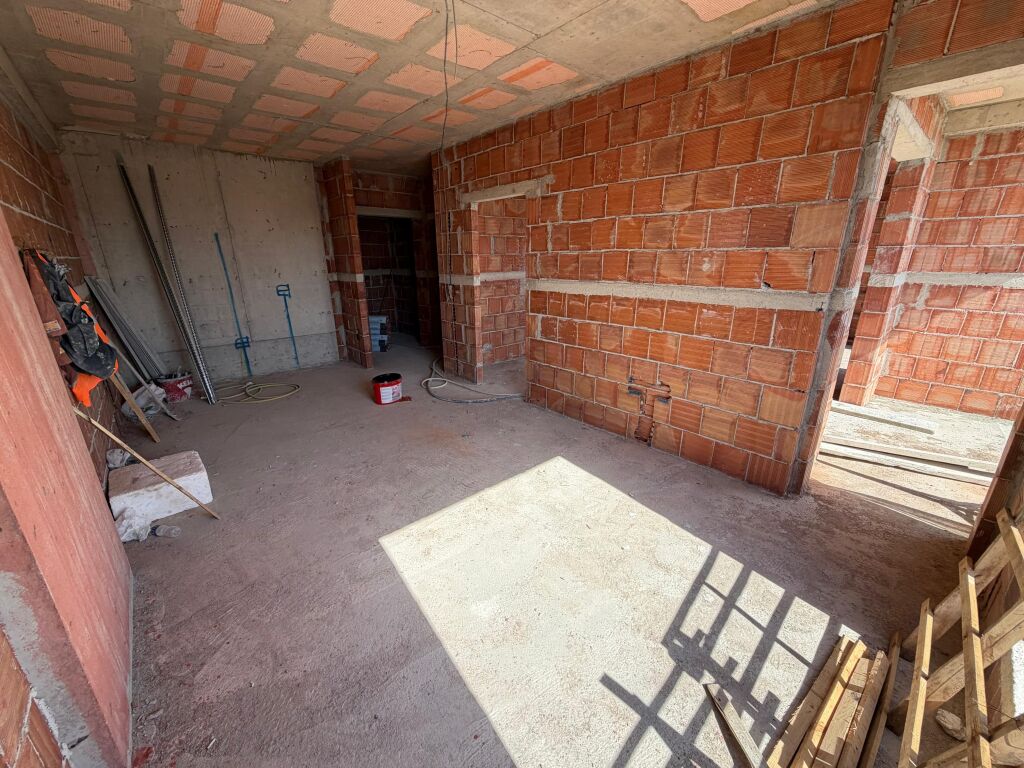🏡 Shitet apartament 1+1 📍 Rruga “5 Maji”, Tiranë