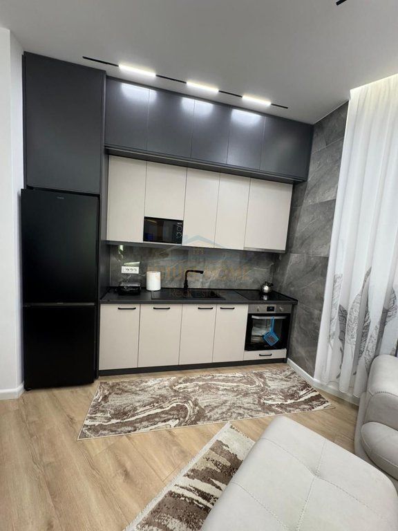 Shitet, Apartament 2+1, Fresk, Tiranë