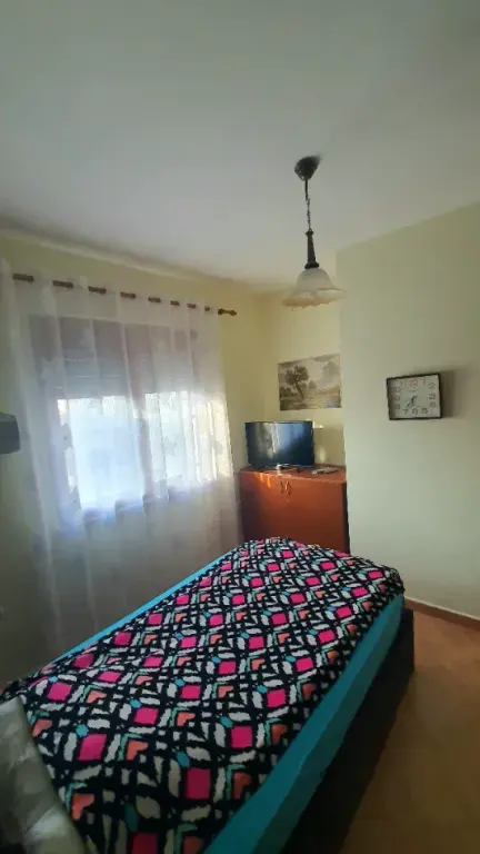 Qera | Apartament 1 + 1 | Rruga 5 Maji | 350 €/muaj