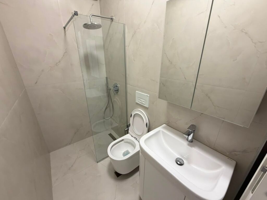 🏡Apartment 1+1 for rent  📍 Address: Ali Demi, Kadiu Complex💰 Price: 40000 lek (non-negotiable)