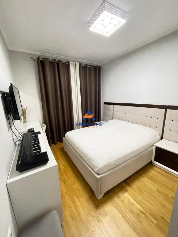 SHITET APARTAMENT 3+1+BALLKONE "KOPSHTI ZOLOOGJIK" 300.000 EURO