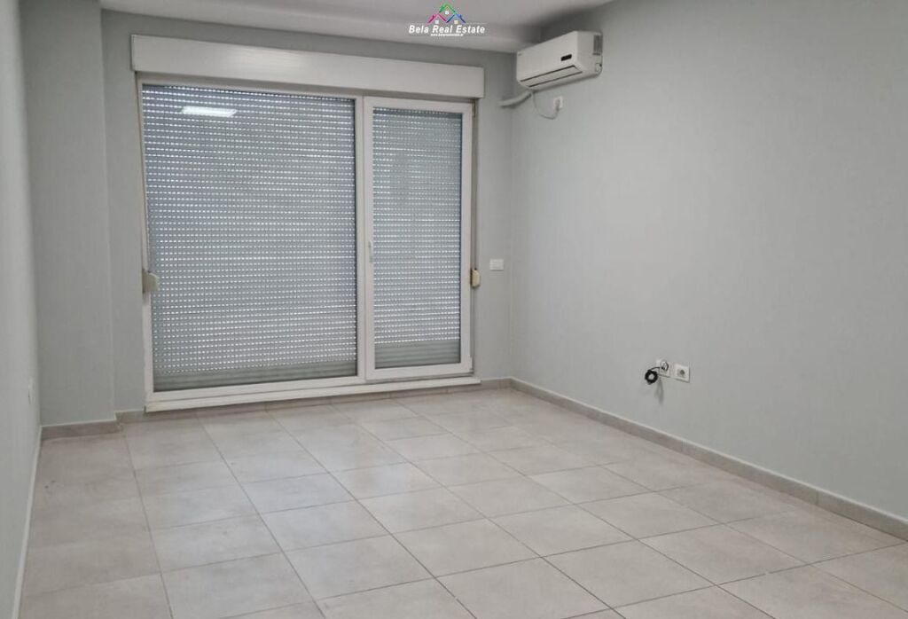 Zyre Me Qera 1+1 Tek 21 Dhjetori (ID BZ2980) Tirane