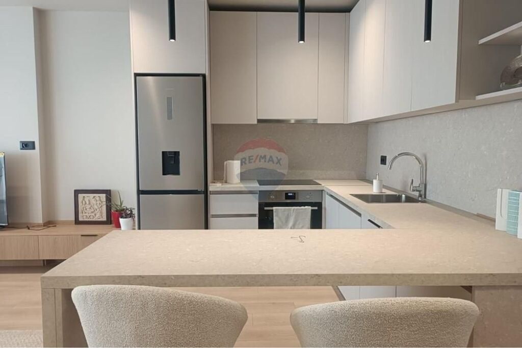 Apartment 2+1 for rent Petronini Gymnasium