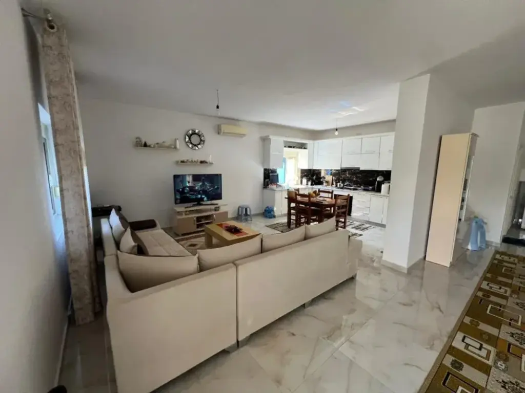 Private House for Sale at 4 Rrugët, Shijak