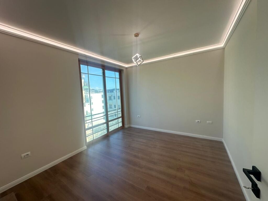 Shitet Apartament 2+1 në Golem – Vetëm 100 Metra nga Deti