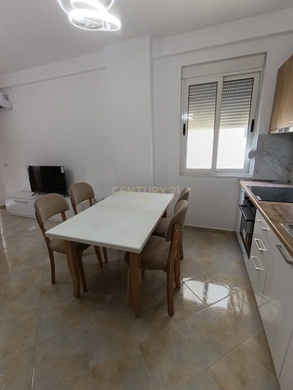 Shitet Apartament 1+1 tek Shkëmbi i Kavajës, Durrës !