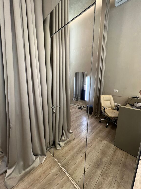 In Affitto: Prestigioso Spazio Ufficio 2+1+2WC + 1 Balcone &amp; 1 TERRAZZA 📍 Fronte Strada Myslym Shyri | €1.570 Netti/Mese