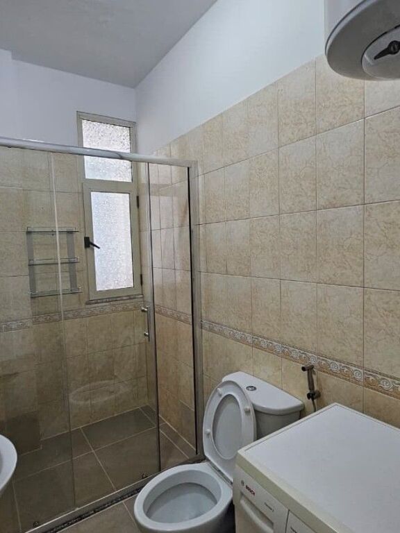 🏡 Apartment 1+1 for rent at Komuna e Parisit, opposite Kompleksi Kika
