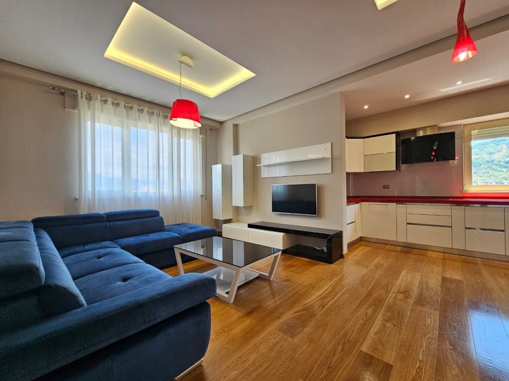 Apartament 2+1 tek Liqeni i Thate
