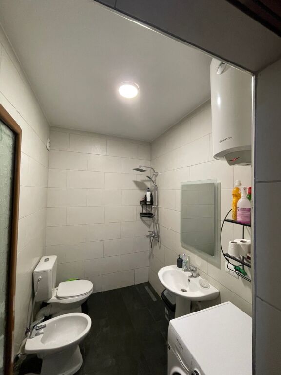 Apartament 1+1 me qira tek Medrseja Rruga e Dibres!
