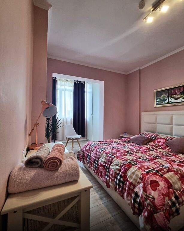 🏢 Shitet apartament 1+1 prane Kompleksi Delijorgji
