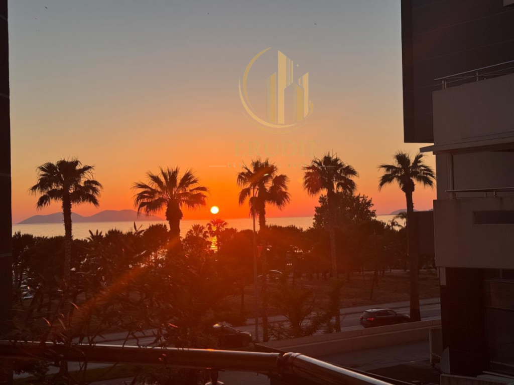🏡 Apartament me Qira në Lungomare, Vlorë  Vijë e Parë Deti 🌊