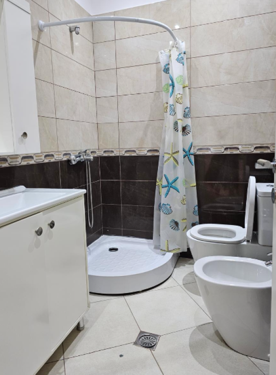Jepet me Qira Apartament 2+1+2 – Pranë Kopshtit Zoologjik