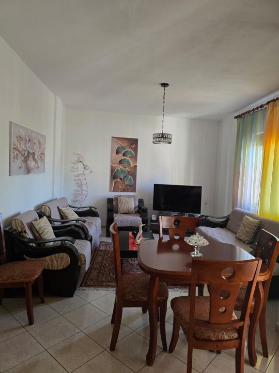 Apartament me qera - Siri Kodra