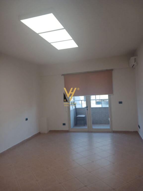 JEPET ZYRE 70 M2 ME QERA NE MYSLYM SHYR 60.000 LEKE