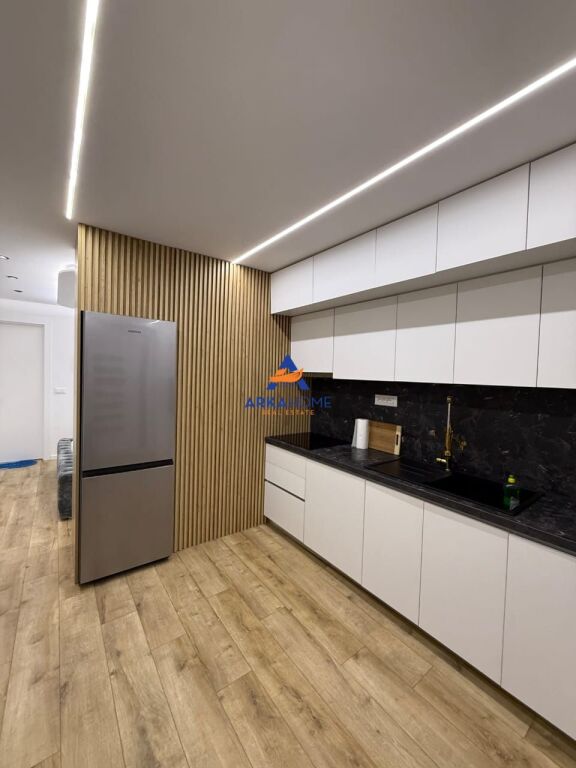 JEPET GARSONIERE ME QERA "TEK 21 DHJETORI, TIRANË" 55.000 LEKE