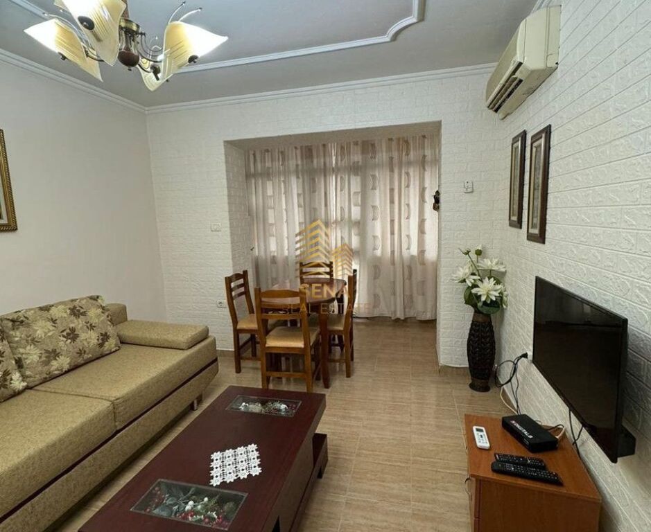 Qira,Apartament 1+1,Xhamllik,40.000 Leke/Muaj