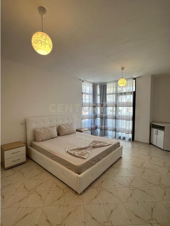 JEPET ME QIRA APARTAMENT 2+1+2 ME PAMJE DETI NE VOLLGA ! 1,200 € /Muaj
