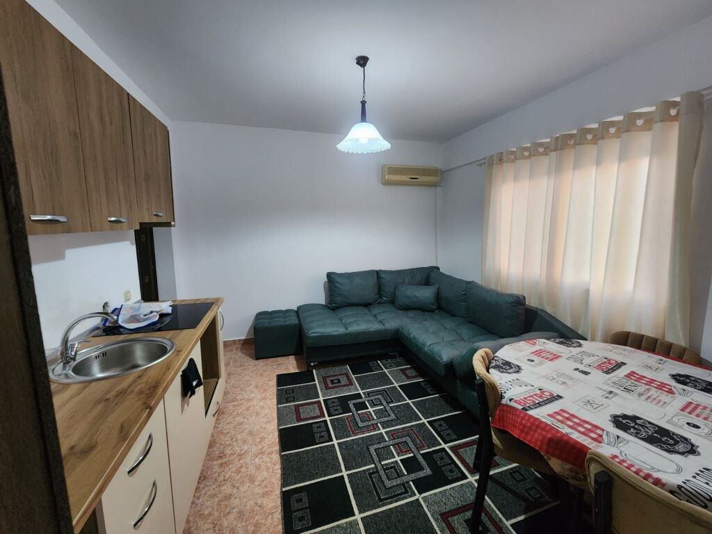 🏡 Jepet me qera apartament 1+1 totalisht i mobiluar tek Hotel Florida, Plazh