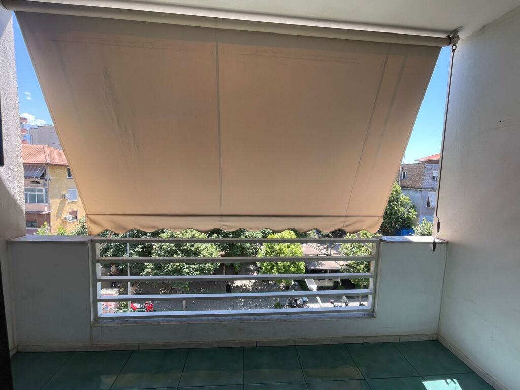 Apartament 1+1 me qira tek Medrseja Rruga e Dibres!