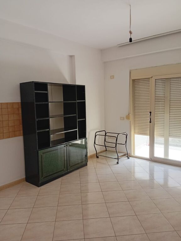 Apartament me qera