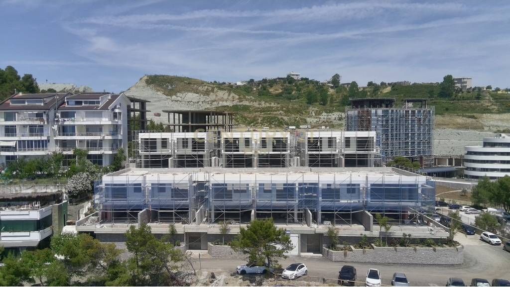 Vilë me Pishinë Në Shitje në Currila Coast, Durrës (Ballore Detit) !