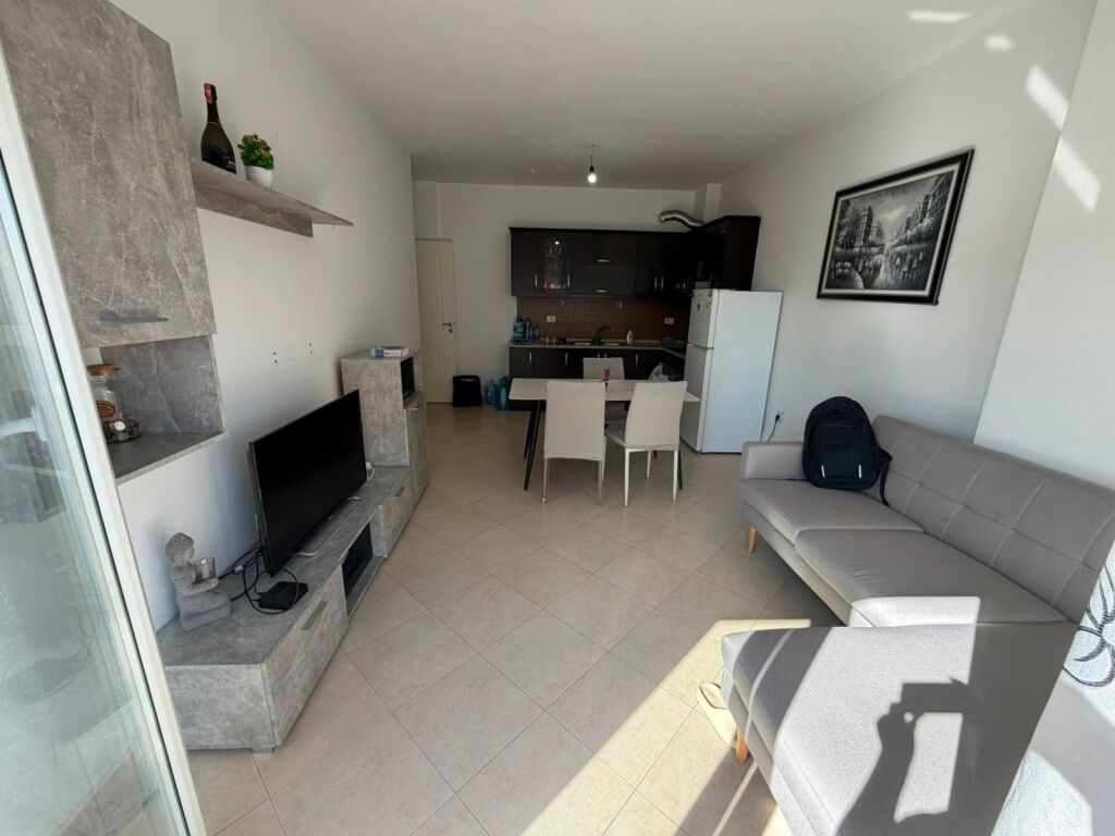 For rent 2+1+1 ASTIR TE VILA L 40,000 leke