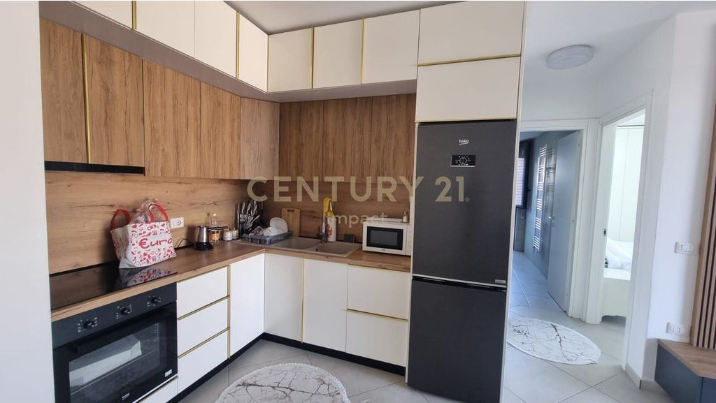 APARTAMENT 2+1+2 ME POST PARKIMI ,ME QIRA TEK FIORI DIi BOSCO! 850 € /Muaj