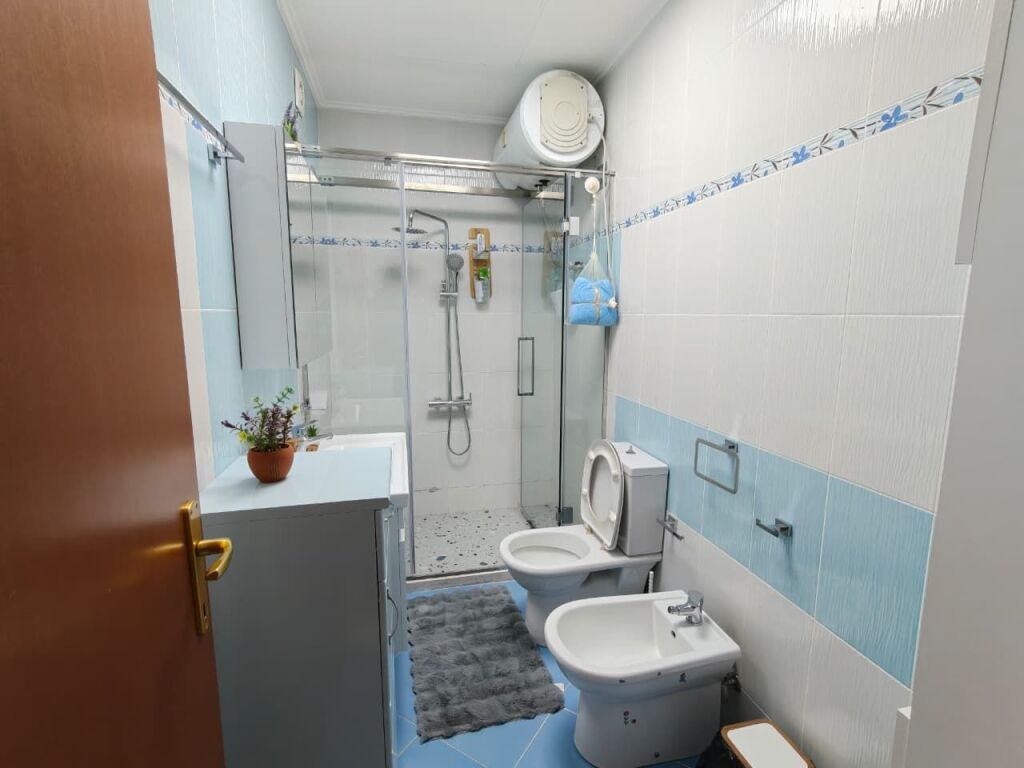 Apartament 3+1+2 per Shitje, Liqeni i Thate (pa malore)