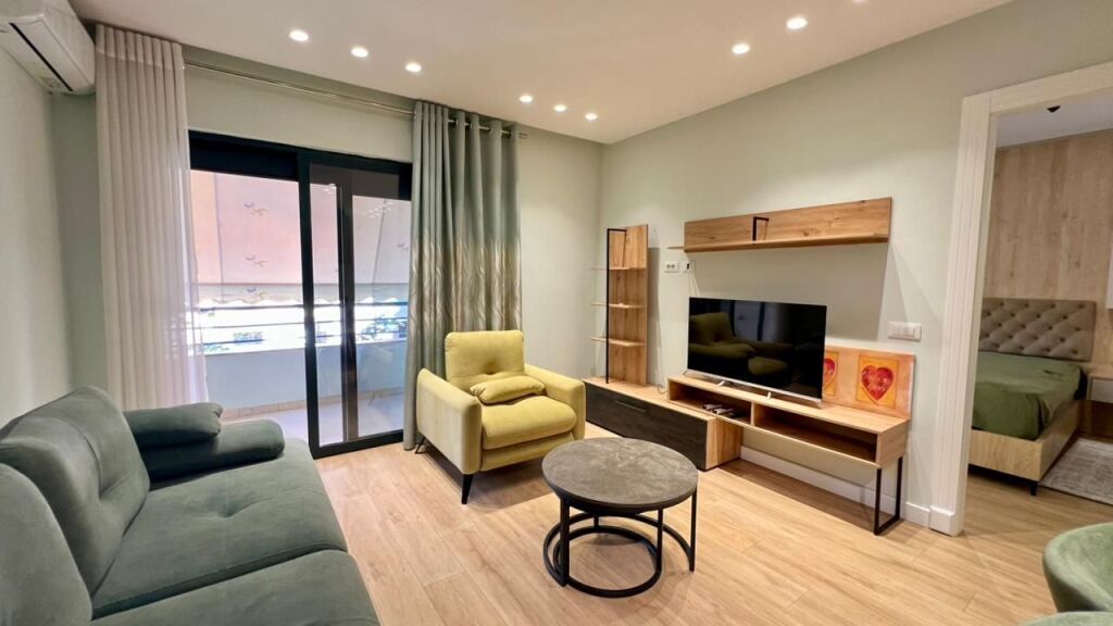 FOR RENT: 1+1 Apartment 📍 Komuna e Parisit (Near Bar Oslo) – 2nd Floor – 70,000 ALL/Month – 70 m² – 100% New and Recently Renovated ✨