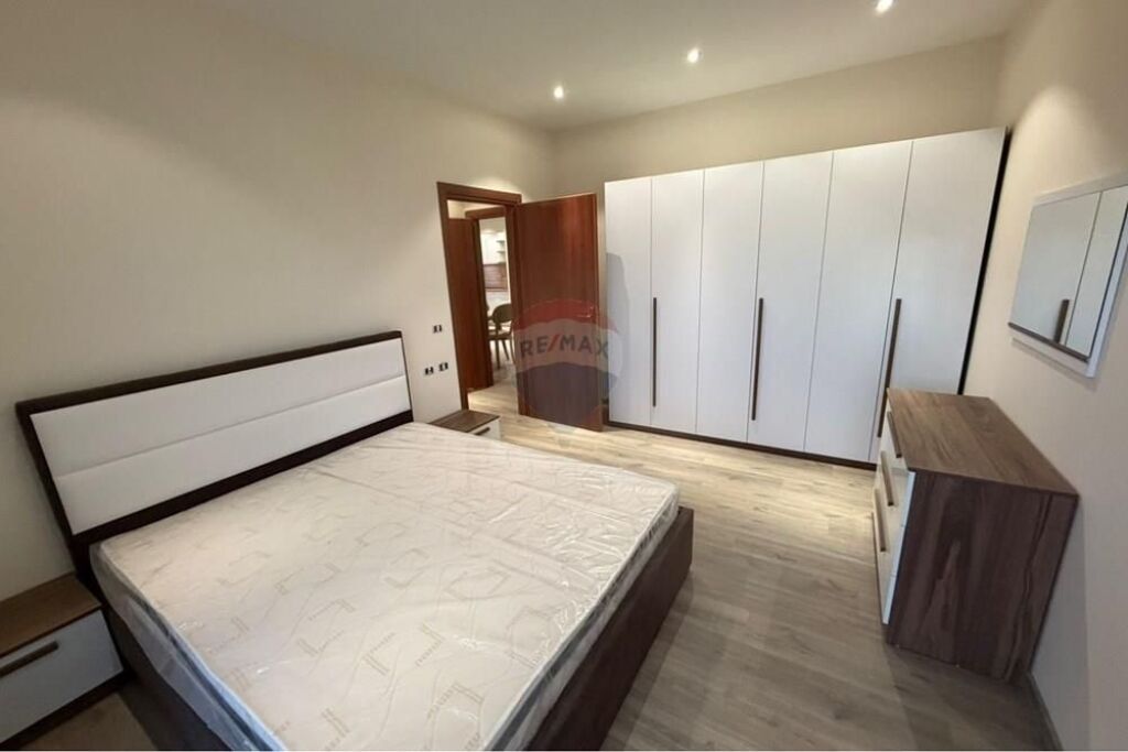 Apartament 3+1+2 me qira , Qender