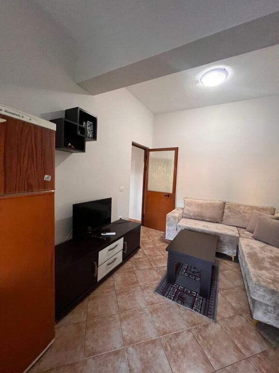 APARTAMENT 1+1 ME QIRA Yzberisht  40,000 Lek/Muaj
